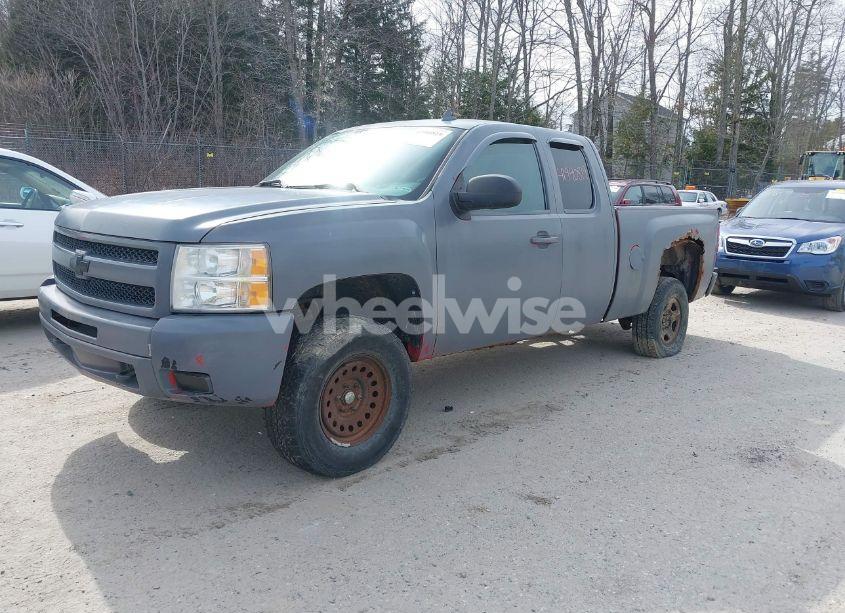 Photo 2 of 2010 Chevrolet Silverado 1500 LT (VIN 1GCSKSE34AZ149056)