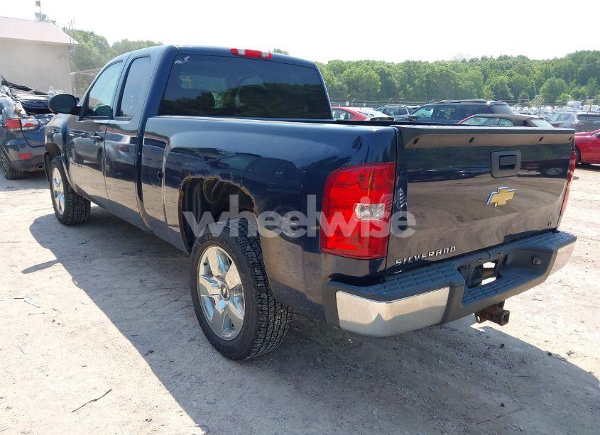 Photo 3 of 2010 Chevrolet Silverado 1500 LT (VIN 1GCSKSE34AZ285462)
