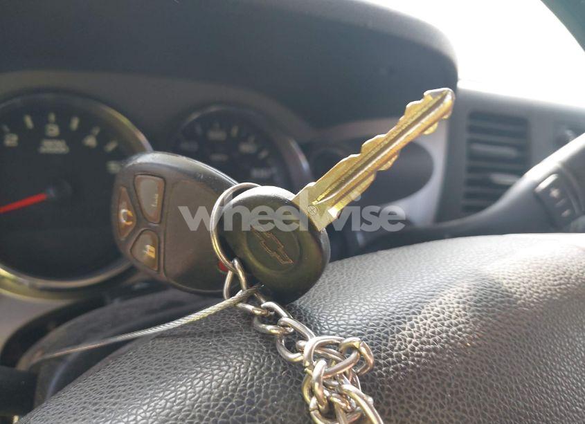 Photo 11 of 2010 Chevrolet Silverado 1500 LT (VIN 1GCSKSE35AZ298883)