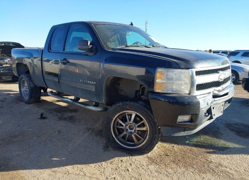 2010 Chevrolet Silverado 1500 LT (VIN 1GCSKSE36AZ131433) main photo