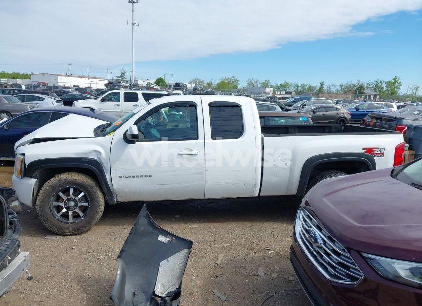 Photo 14 of 2010 Chevrolet Silverado 1500 LT (VIN 1GCSKSE37AZ151531)
