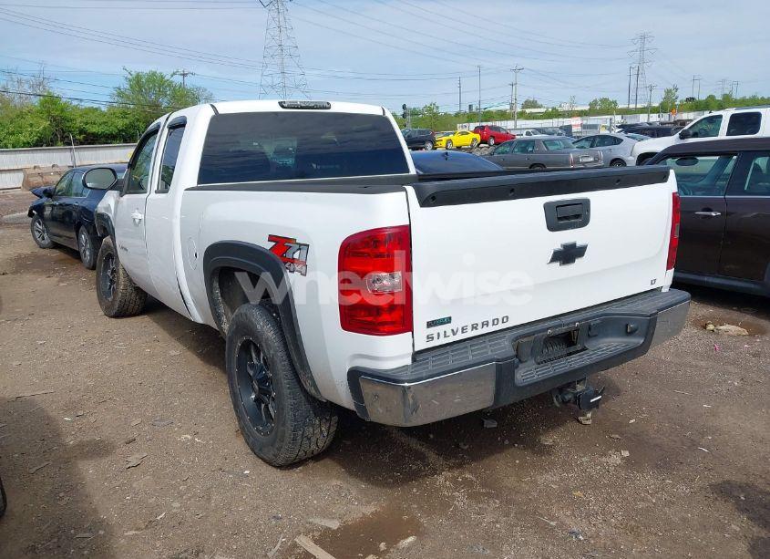 Photo 3 of 2010 Chevrolet Silverado 1500 LT (VIN 1GCSKSE37AZ151531)