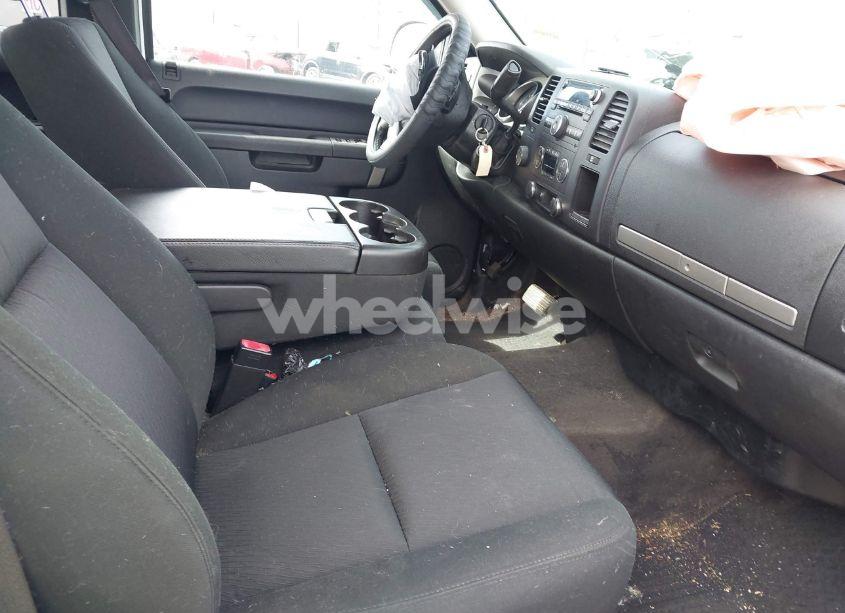 Photo 5 of 2010 Chevrolet Silverado 1500 LT (VIN 1GCSKSE37AZ151531)