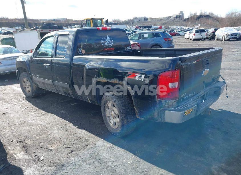 Photo 3 of 2010 Chevrolet Silverado 1500 LT (VIN 1GCSKSE37AZ276450)