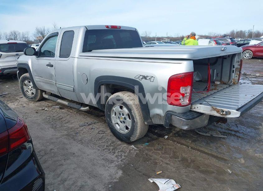 Photo 3 of 2010 Chevrolet Silverado 1500 LT (VIN 1GCSKSE38AZ175238)