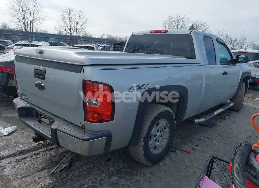 Photo 4 of 2010 Chevrolet Silverado 1500 LT (VIN 1GCSKSE38AZ175238)