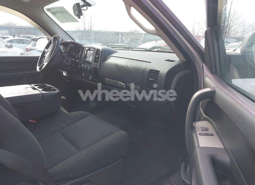 Photo 5 of 2010 Chevrolet Silverado 1500 LT (VIN 1GCSKSE38AZ175238)