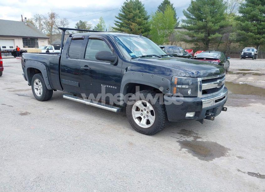 2010 Chevrolet Silverado 1500 LT (VIN 1GCSKSE39AZ110317) main photo