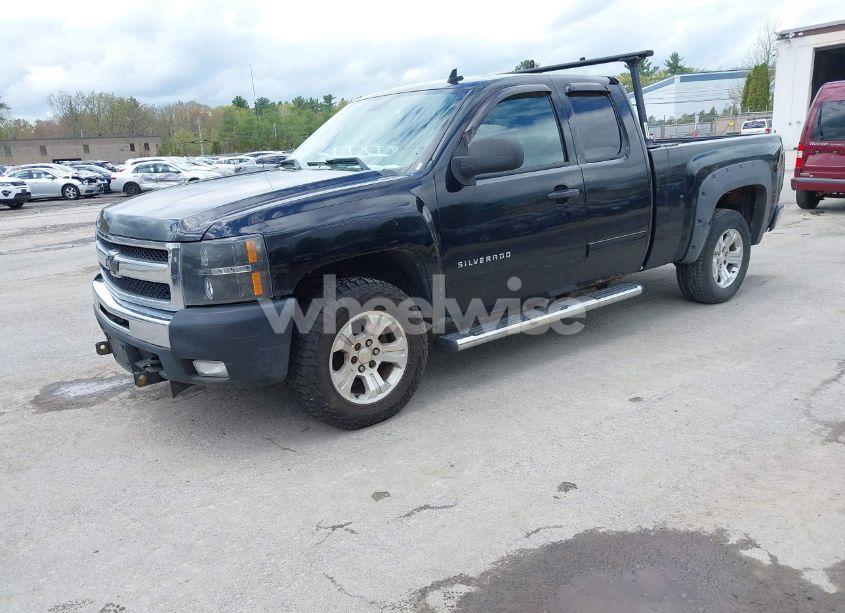 Photo 2 of 2010 Chevrolet Silverado 1500 LT (VIN 1GCSKSE39AZ110317)