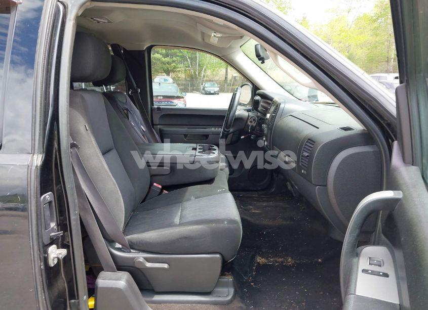 Photo 5 of 2010 Chevrolet Silverado 1500 LT (VIN 1GCSKSE39AZ110317)