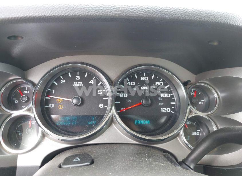 Photo 7 of 2010 Chevrolet Silverado 1500 LT (VIN 1GCSKSE39AZ110317)