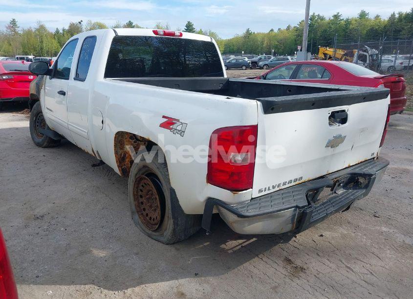 Photo 3 of 2010 Chevrolet Silverado 1500 LT (VIN 1GCSKSE39AZ136352)