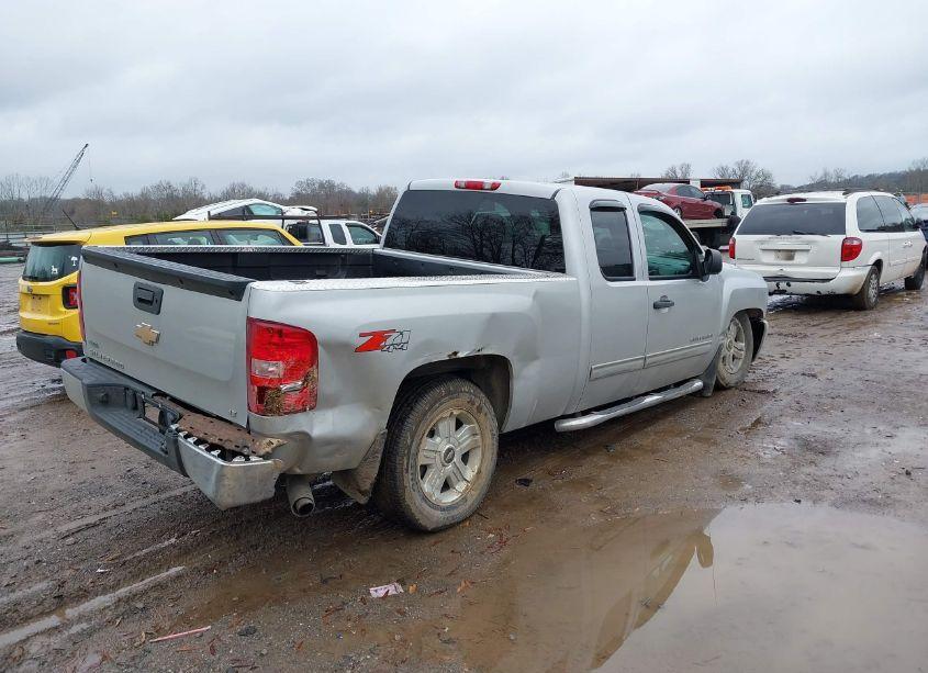 Photo 4 of 2010 Chevrolet Silverado 1500 LT (VIN 1GCSKSE39AZ155564)