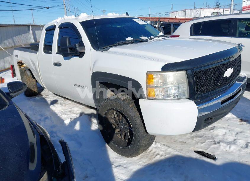 2010 Chevrolet Silverado 1500 LT (VIN 1GCSKSE39AZ166421) main photo