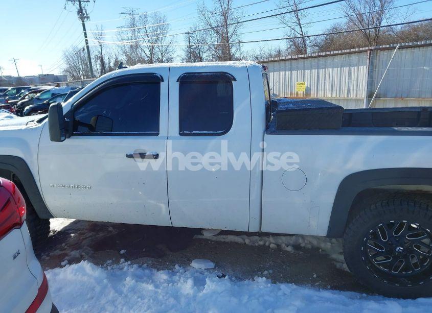Photo 15 of 2010 Chevrolet Silverado 1500 LT (VIN 1GCSKSE39AZ166421)