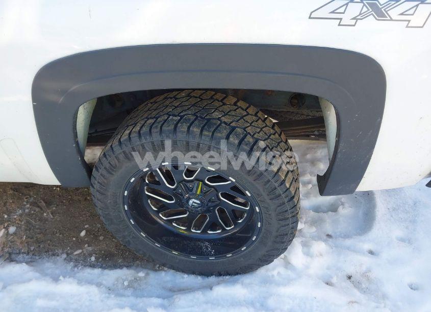 Photo 18 of 2010 Chevrolet Silverado 1500 LT (VIN 1GCSKSE39AZ166421)