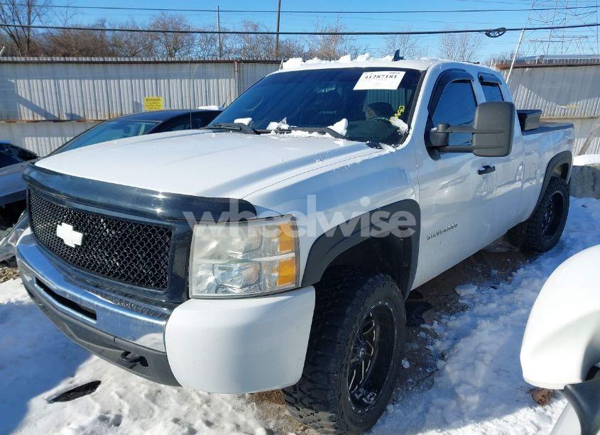 Photo 2 of 2010 Chevrolet Silverado 1500 LT (VIN 1GCSKSE39AZ166421)