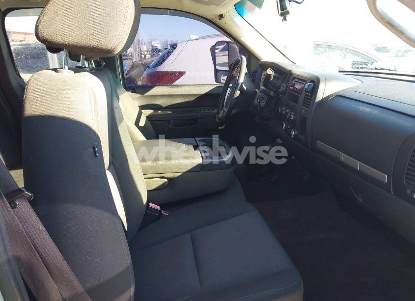 Photo 5 of 2010 Chevrolet Silverado 1500 LT (VIN 1GCSKSE39AZ166421)