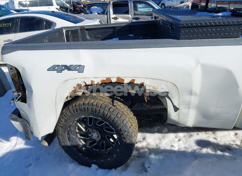 Photo 6 of 2010 Chevrolet Silverado 1500 LT (VIN 1GCSKSE39AZ166421)