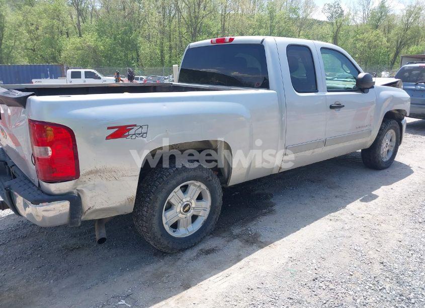 Photo 4 of 2010 Chevrolet Silverado 1500 LT (VIN 1GCSKSE39AZ228674)