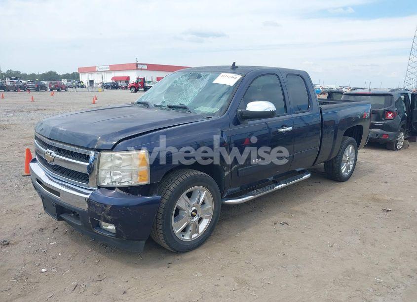 Photo 2 of 2010 Chevrolet Silverado 1500 LT (VIN 1GCSKSE39AZ278295)