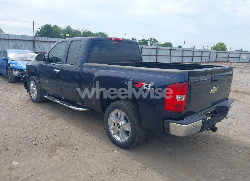 Photo 3 of 2010 Chevrolet Silverado 1500 LT (VIN 1GCSKSE39AZ278295)