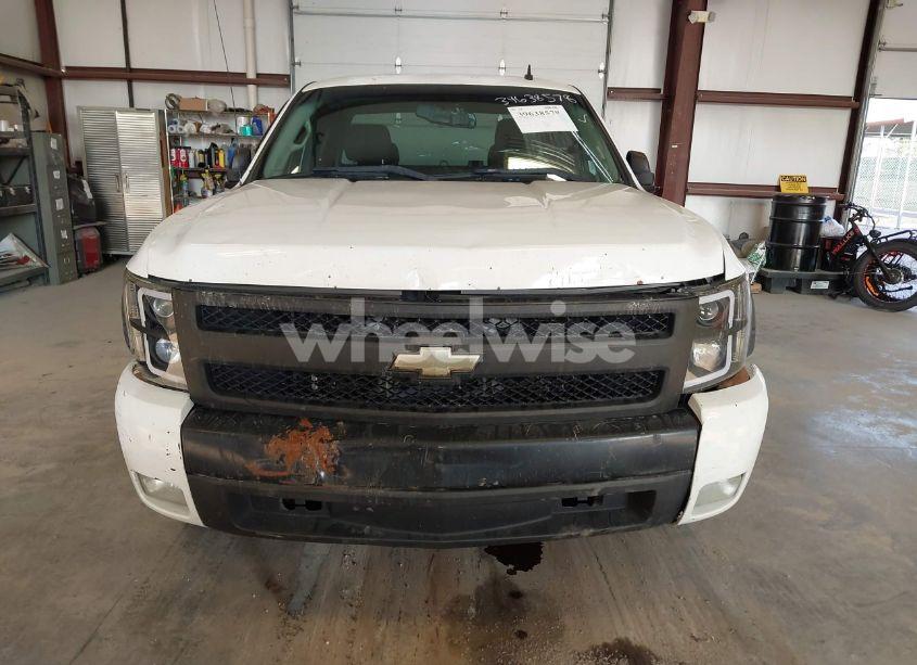 Photo 12 of 2010 Chevrolet Silverado 1500 LT (VIN 1GCSKSE3XAZ103117)