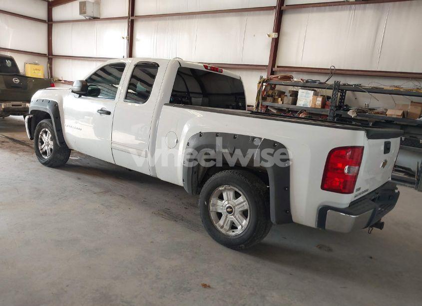 Photo 3 of 2010 Chevrolet Silverado 1500 LT (VIN 1GCSKSE3XAZ103117)