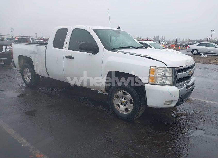 2010 Chevrolet Silverado 1500 LT (VIN 1GCSKSE3XAZ156139) main photo
