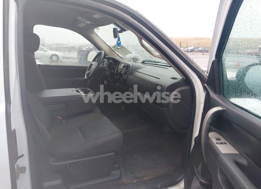 Photo 5 of 2010 Chevrolet Silverado 1500 LT (VIN 1GCSKSE3XAZ156139)