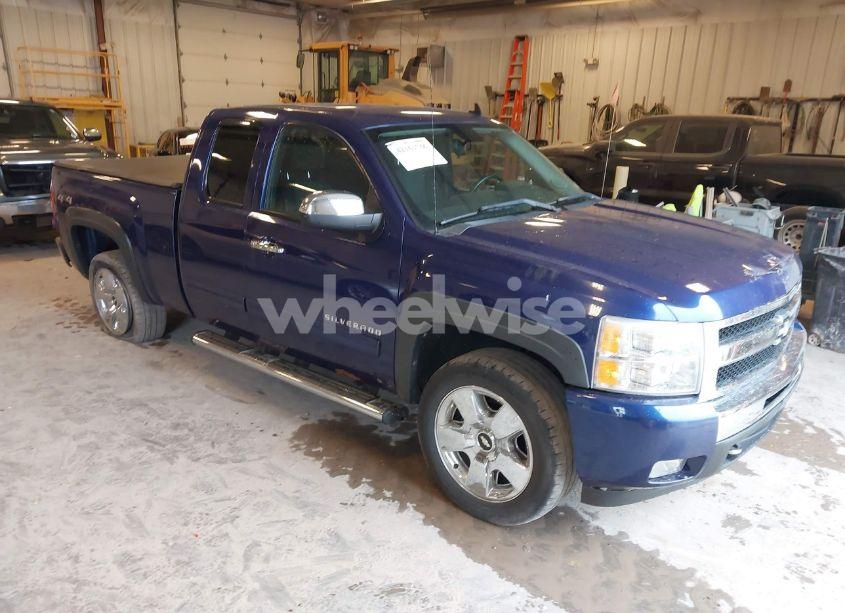 2010 Chevrolet Silverado 1500 LT (VIN 1GCSKSE3XAZ255219) main photo