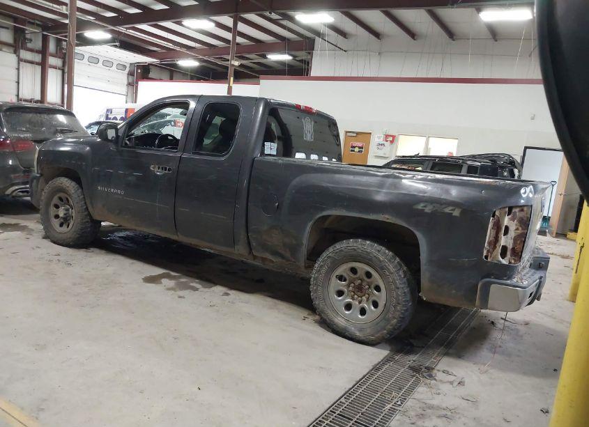 Photo 3 of 2010 Chevrolet Silverado 1500 LT (VIN 1GCSKSEA9AZ148256)