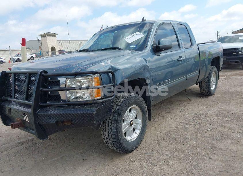 Photo 2 of 2010 Chevrolet Silverado 1500 LTZ (VIN 1GCSKTE30AZ127223)