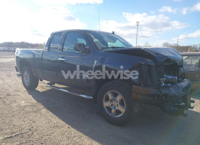 2010 Chevrolet Silverado 1500 LTZ (VIN 1GCSKTE32AZ127076) main photo