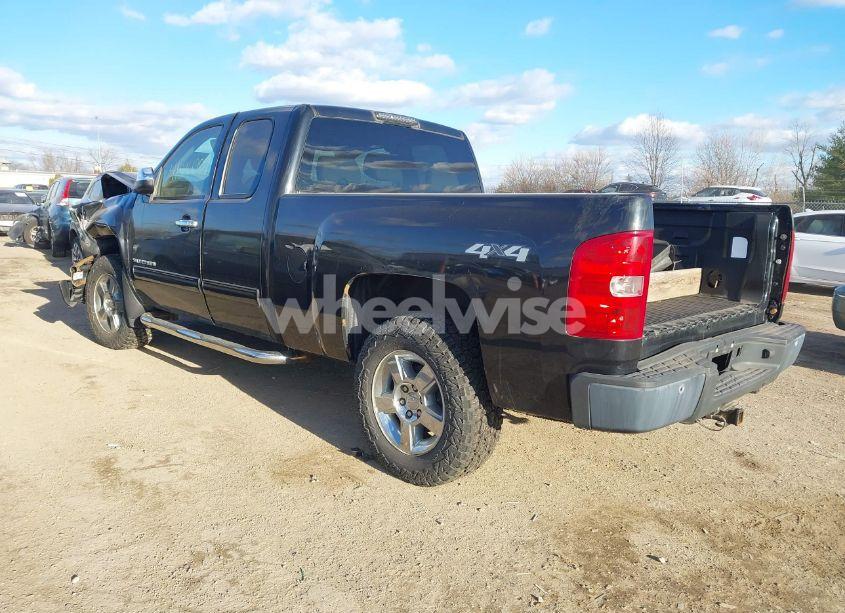 Photo 3 of 2010 Chevrolet Silverado 1500 LTZ (VIN 1GCSKTE32AZ127076)