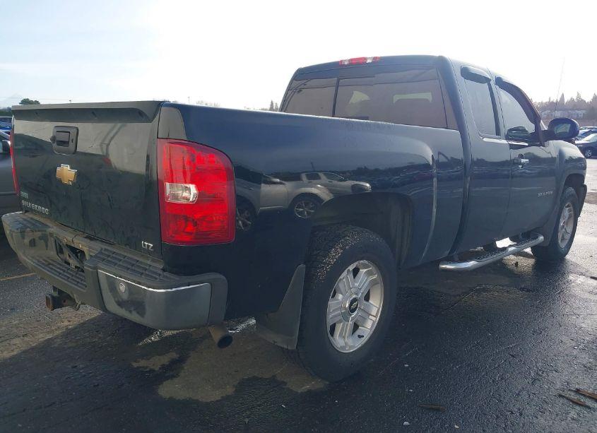 Photo 4 of 2010 Chevrolet Silverado 1500 LTZ (VIN 1GCSKTE34AZ282096)