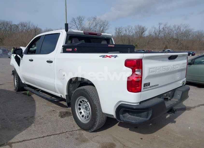 Photo 3 of 2024 Chevrolet Silverado 1500 4WD SHORT BED WT (VIN 1GCUDAEDXRZ234761)