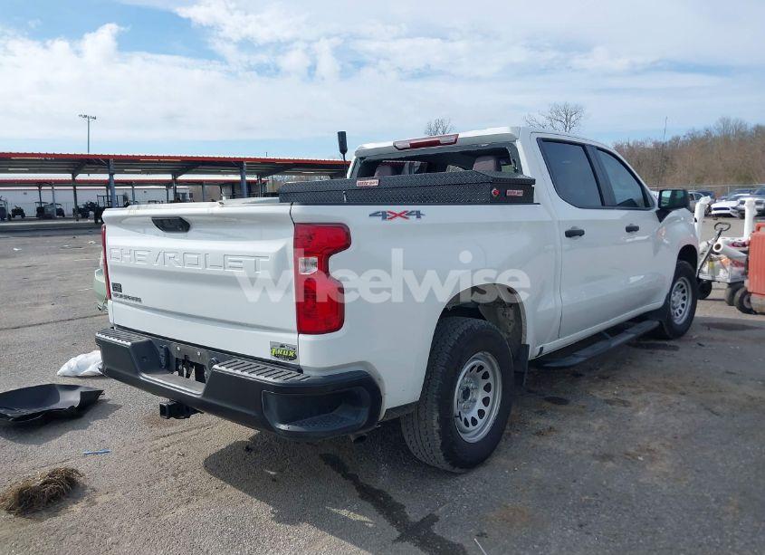 Photo 4 of 2024 Chevrolet Silverado 1500 4WD SHORT BED WT (VIN 1GCUDAEDXRZ234761)