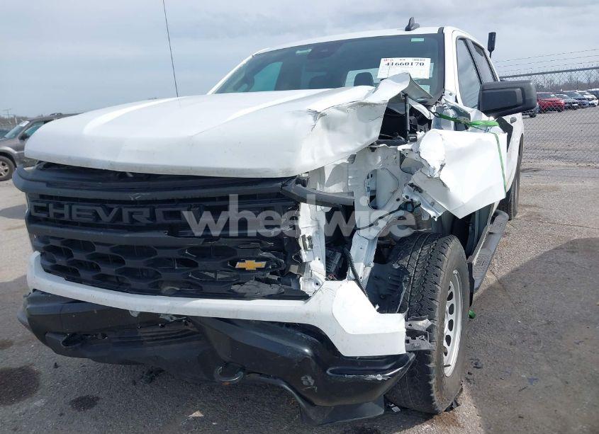 Photo 6 of 2024 Chevrolet Silverado 1500 4WD SHORT BED WT (VIN 1GCUDAEDXRZ234761)