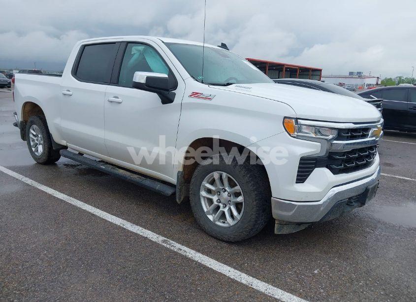 2023 Chevrolet Silverado 1500 4WD STANDARD BED LT (VIN 1GCUDDE81PZ140382) main photo