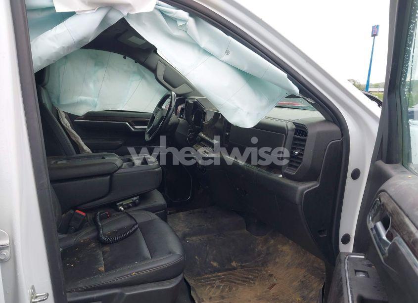 Photo 5 of 2023 Chevrolet Silverado 1500 4WD STANDARD BED LT (VIN 1GCUDDE81PZ140382)