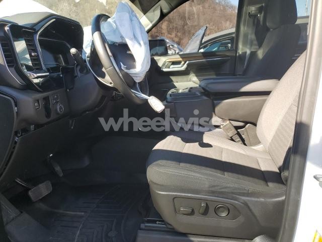 Photo 5 of 2024 CHEVROLET SILVERADO K1500 LT (VIN 1GCUDDE83RZ159308)