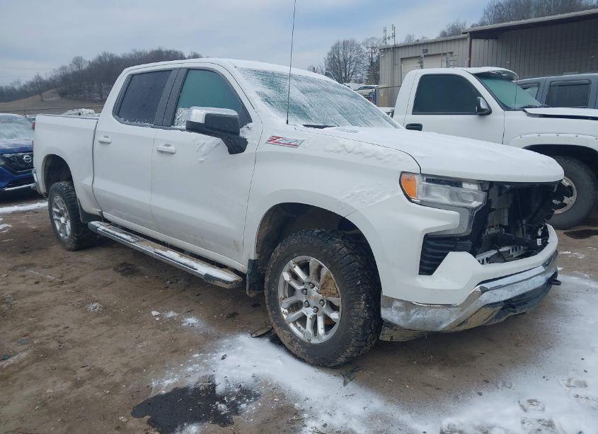 2024 Chevrolet Silverado 1500 4WD SHORT BED LT (VIN 1GCUDDE88RZ205571) main photo
