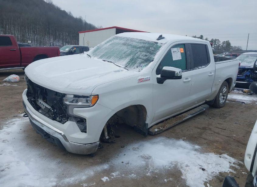 Photo 2 of 2024 Chevrolet Silverado 1500 4WD SHORT BED LT (VIN 1GCUDDE88RZ205571)