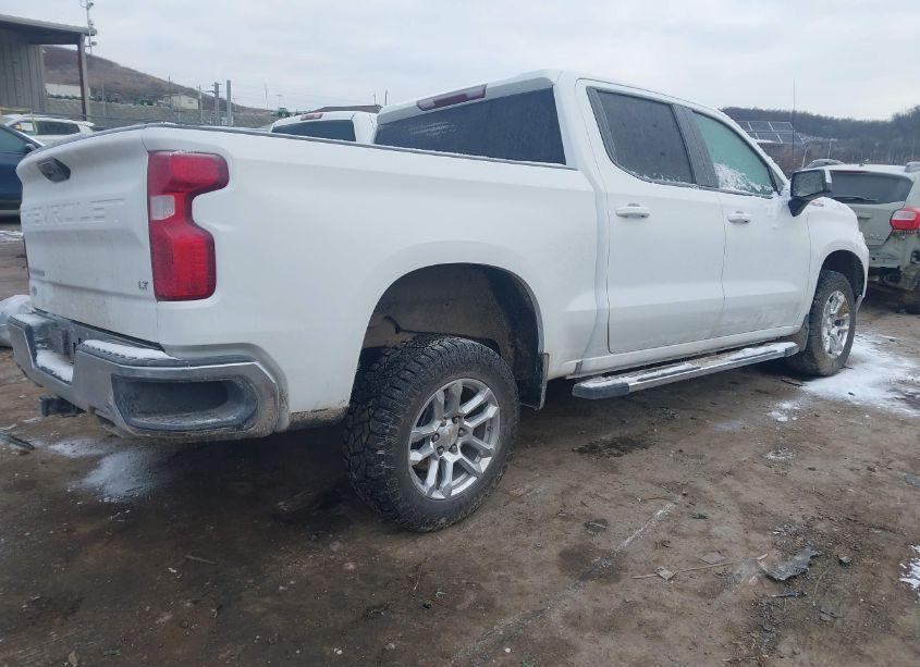 Photo 4 of 2024 Chevrolet Silverado 1500 4WD SHORT BED LT (VIN 1GCUDDE88RZ205571)