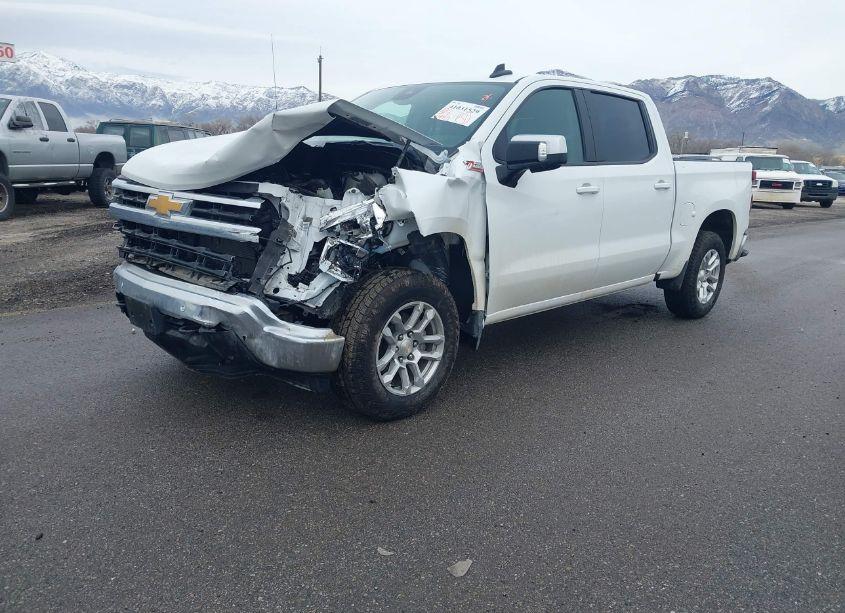 Photo 2 of 2024 Chevrolet Silverado 1500 4WD SHORT BED LT (VIN 1GCUDDED1RZ123999)