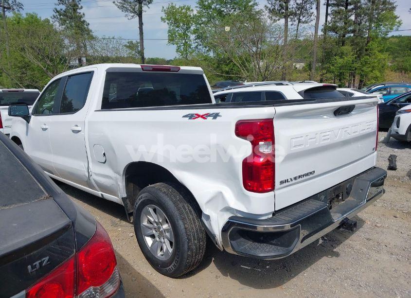 Photo 3 of 2023 Chevrolet Silverado 1500 4WD STANDARD BED LT (VIN 1GCUDDED4PZ323367)