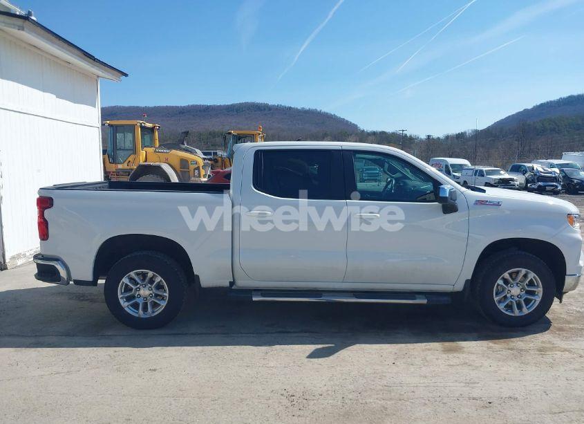 Photo 13 of 2024 Chevrolet Silverado 1500 4WD SHORT BED LT (VIN 1GCUDDED4RZ107229)