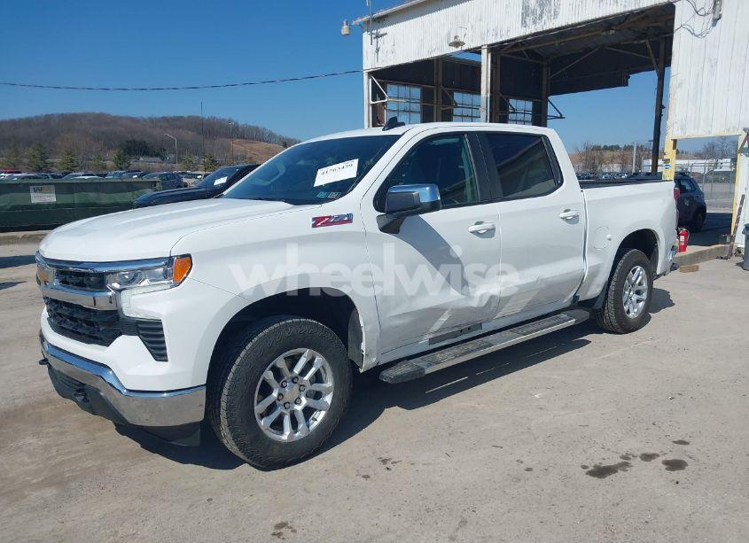 Photo 2 of 2024 Chevrolet Silverado 1500 4WD SHORT BED LT (VIN 1GCUDDED4RZ107229)