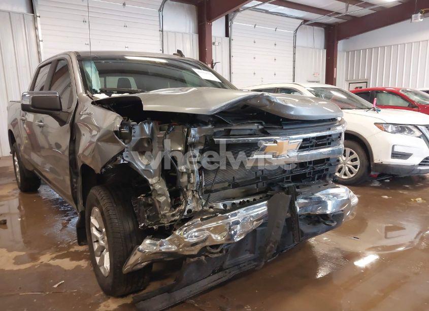 Photo 6 of 2024 Chevrolet Silverado 1500 4WD SHORT BED LT (VIN 1GCUDDED8RZ129024)